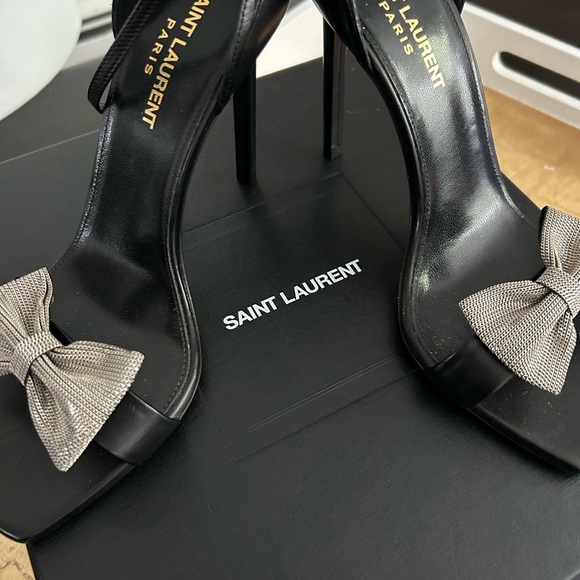 Saint Laurent Glossy Black Heel - Picture 7 of 15